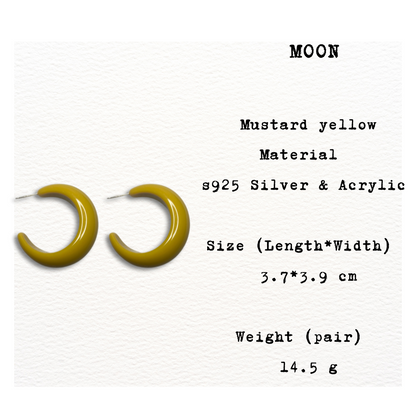 [ MOON ] Mustard yellow / Creamy white Moon Shape stud earring