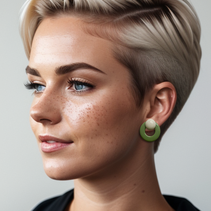 [ UFO ] Green & White acrylic earring