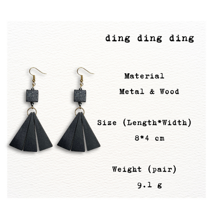 [ ding ding ding ] Green / Black Dangle wooden Earring