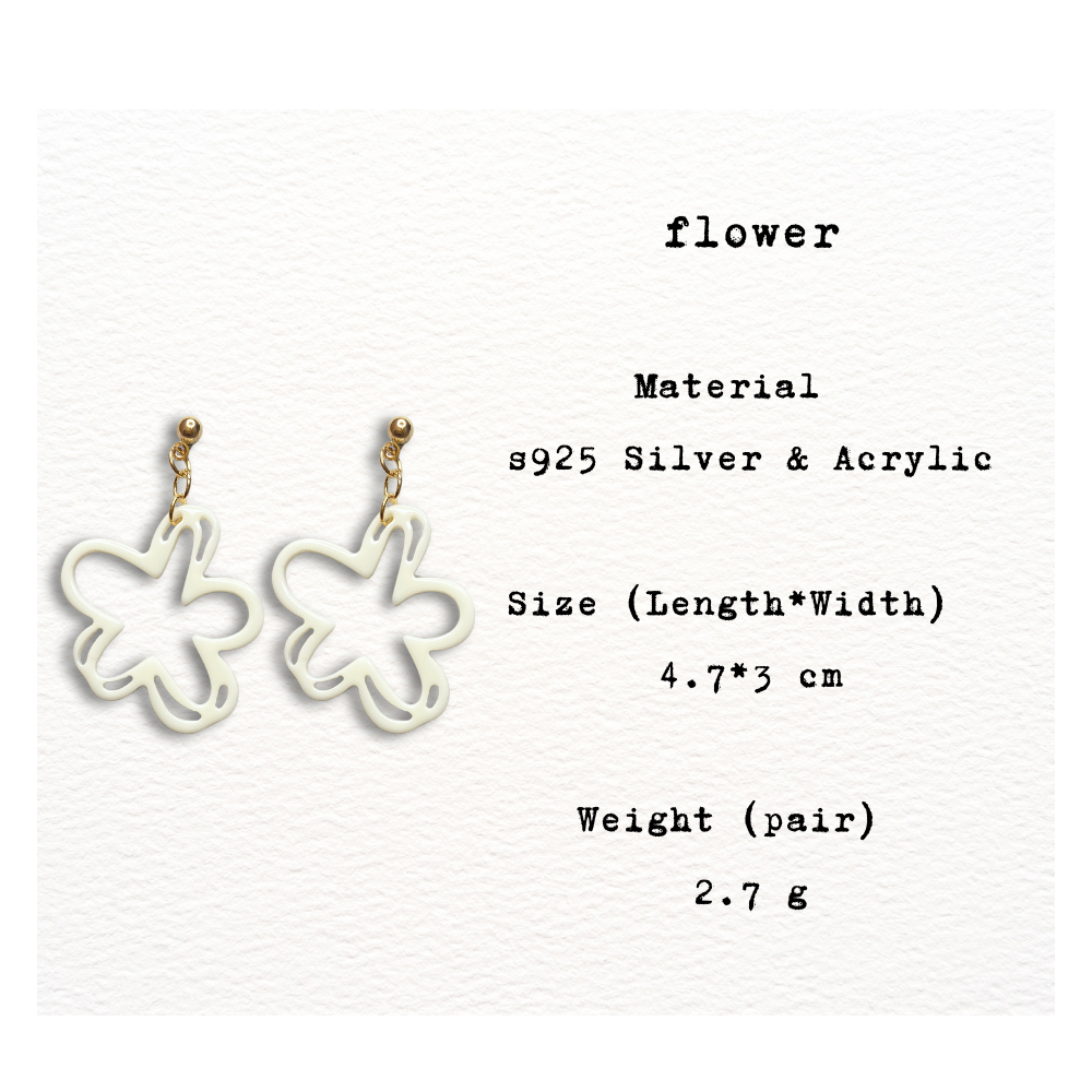 [ flower ] White flower shape acrylic drop earring