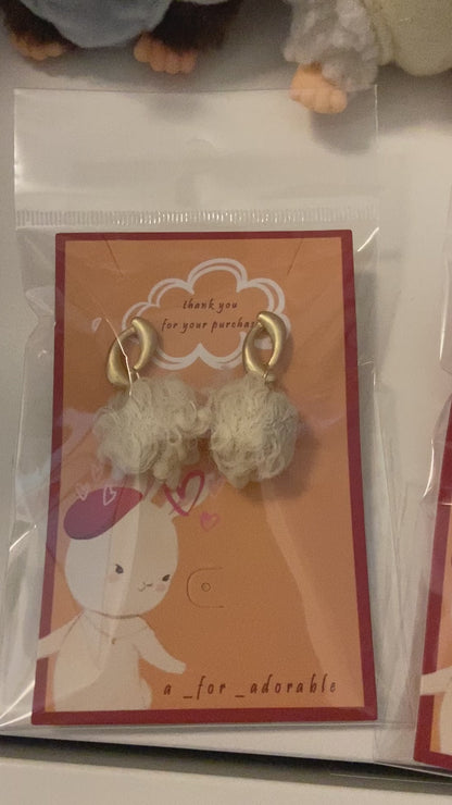 [ meh ] An adorable curly wool drop earring