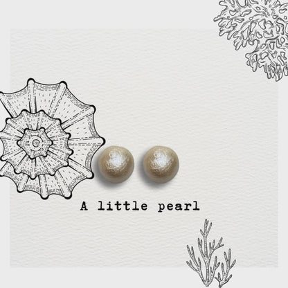 [ A little pearl ] Faux pearl stud earring