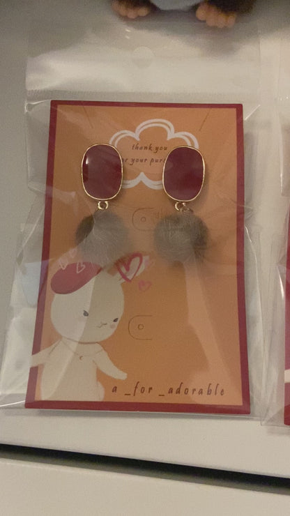 [ cute2 ] Creamy / red a fluffy ball drop earring