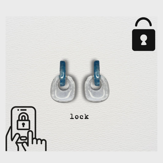 [ lock ] Blue & transparent Acrylic drop earring