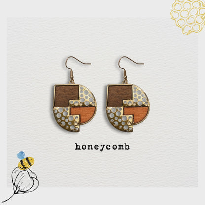 [ honeycomb ] Dangle wooden earring