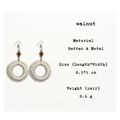 [ walnut ] White rattan dangle earring